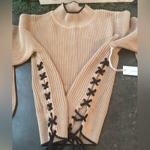 Vintage Havana Beige Sweater with Black Accents